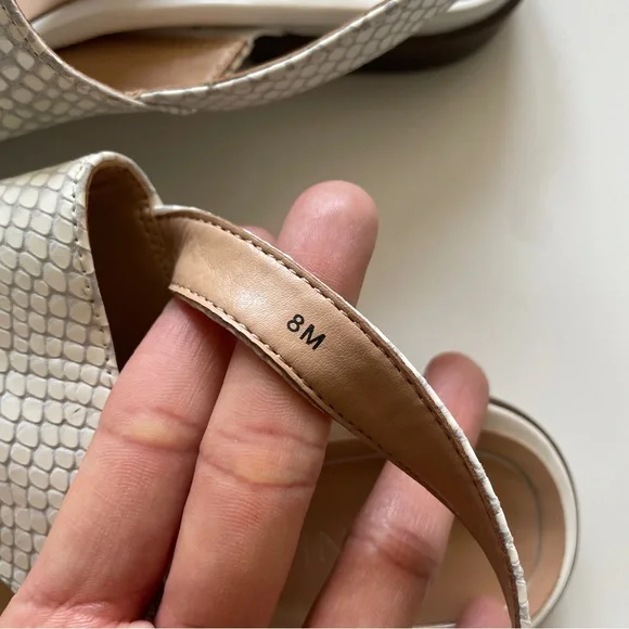 Vionic Ella White Snake-Embossed Slingback Sandals 8M Summer Comfort Vacation - Picture 2 of 4